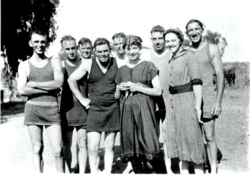 432: Group near Moonlight Beach (1914) From left: Lyle Hammond, Herb Estes, Harold Cozens, Bert Cozens, Jack Eakins, Bill Newton, Jamie Hammond, (Grice), Sam Hammond
