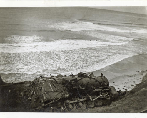538-01hr: Del Mar Bluff failure and train derailment. 1941
