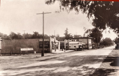 864: Del Mar Historical Collection, EN-29. View of Highway 101 at D St. in Encinitas, SE corner. 1925
